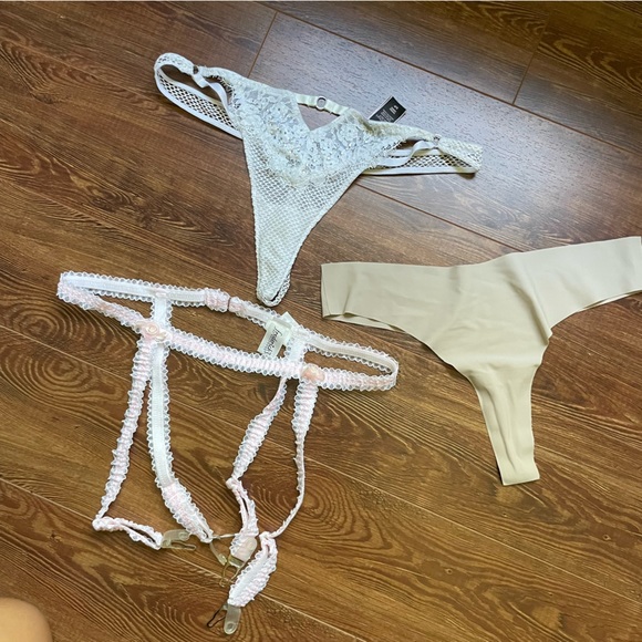 Women’s size small lingerie intimates bundle - Picture 7 of 8